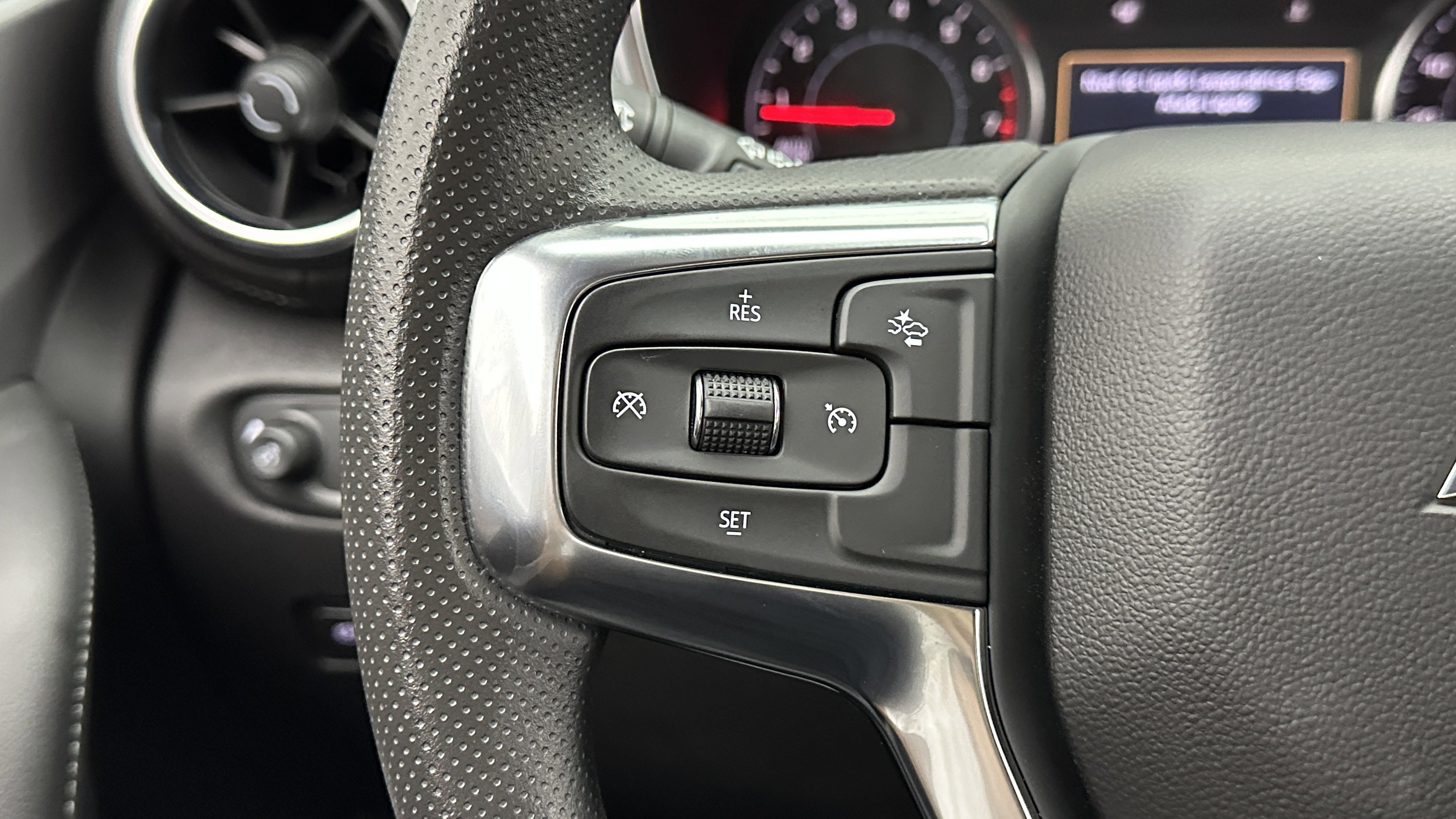 Used 2025 Chevrolet Blazer LT image 21