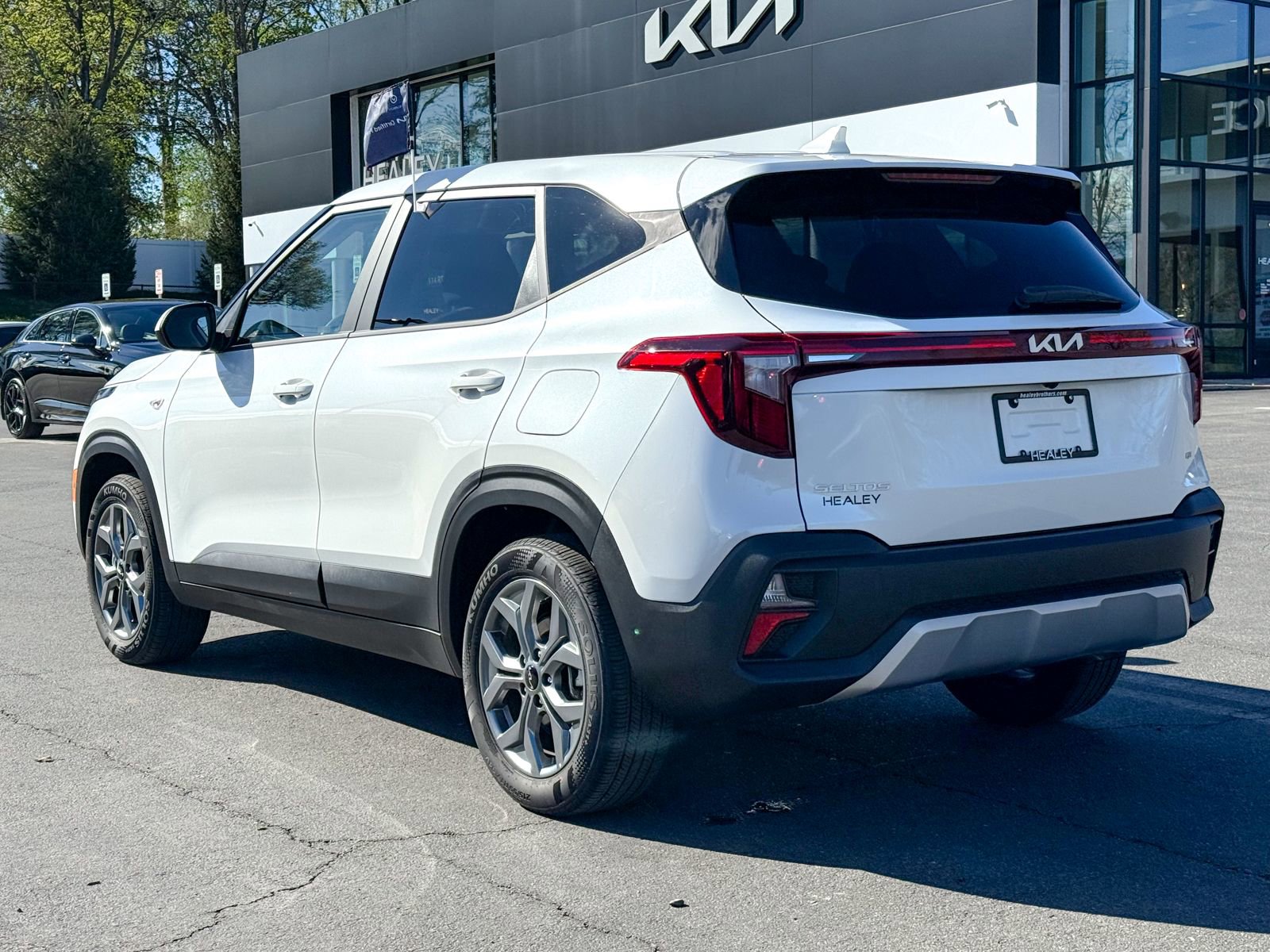 Certified 2025 Kia Seltos LX AWD/4WD image 6