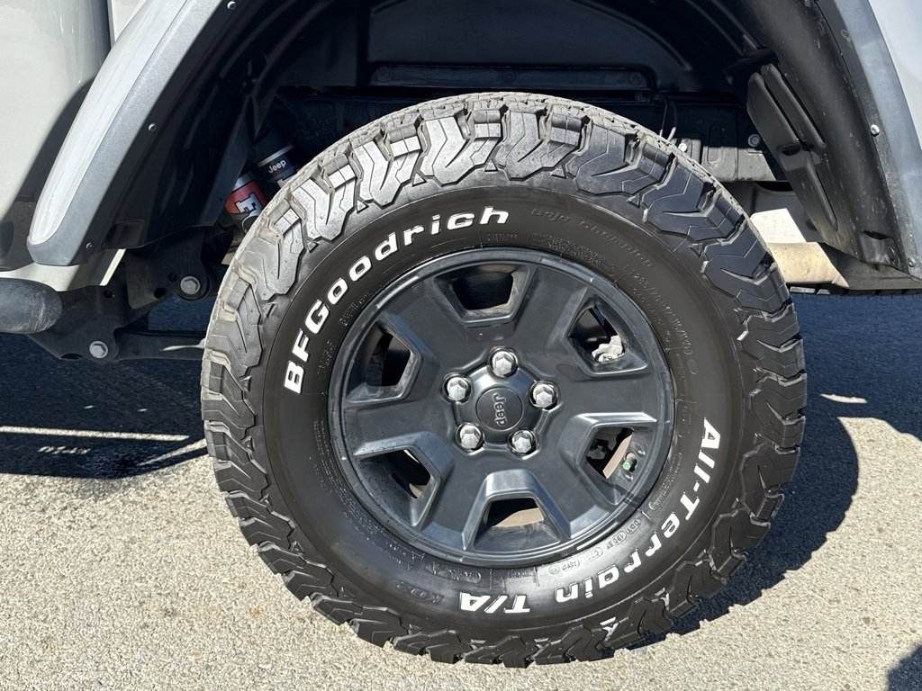 Used 2023 Jeep Gladiator Mojave w/ LED Lighting Group image 10