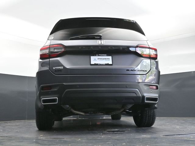 Certified 2025 Honda Pilot Black Edition image 38