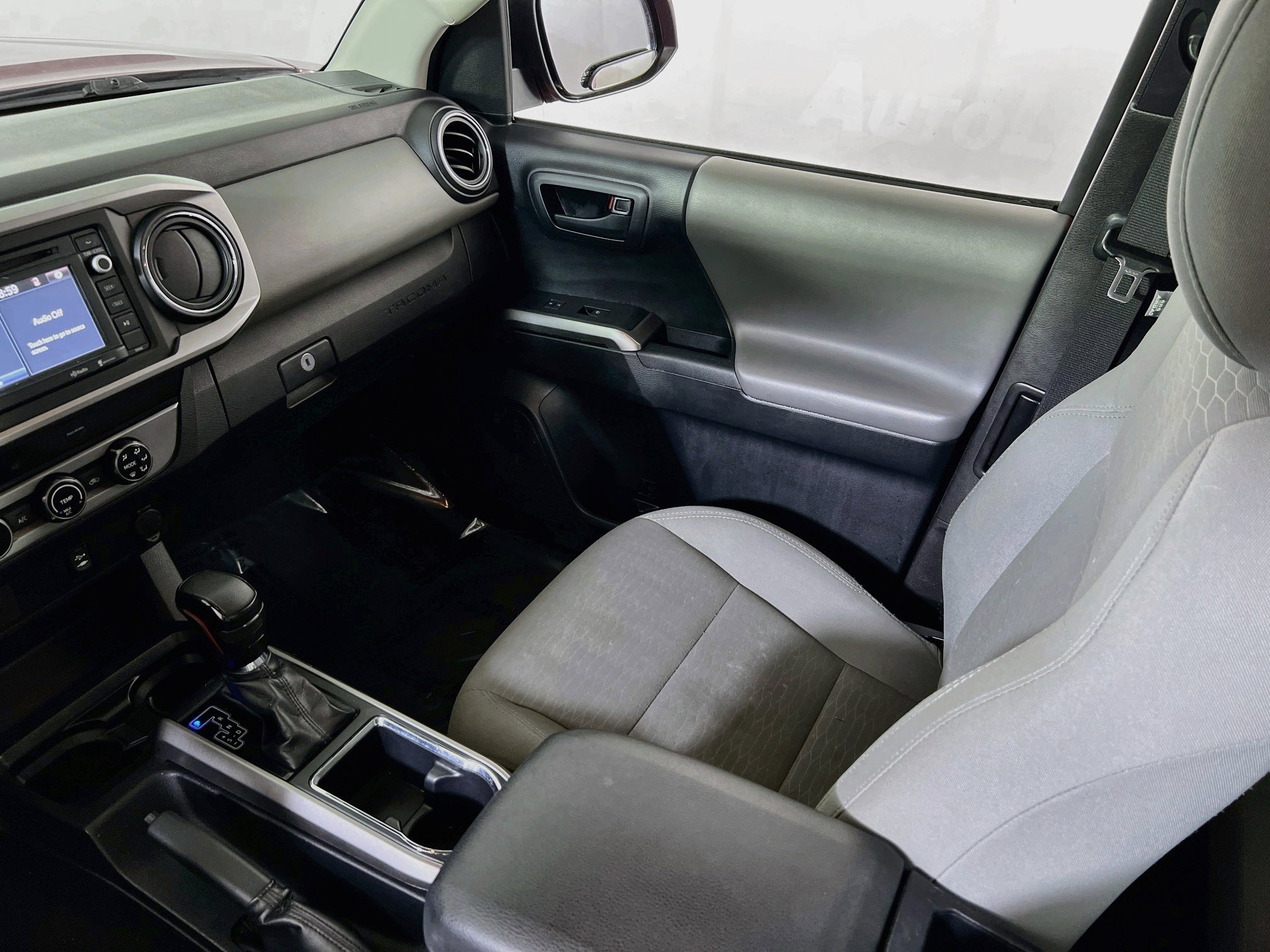 Used 2018 Toyota Tacoma SR5 AWD/4WD image 20