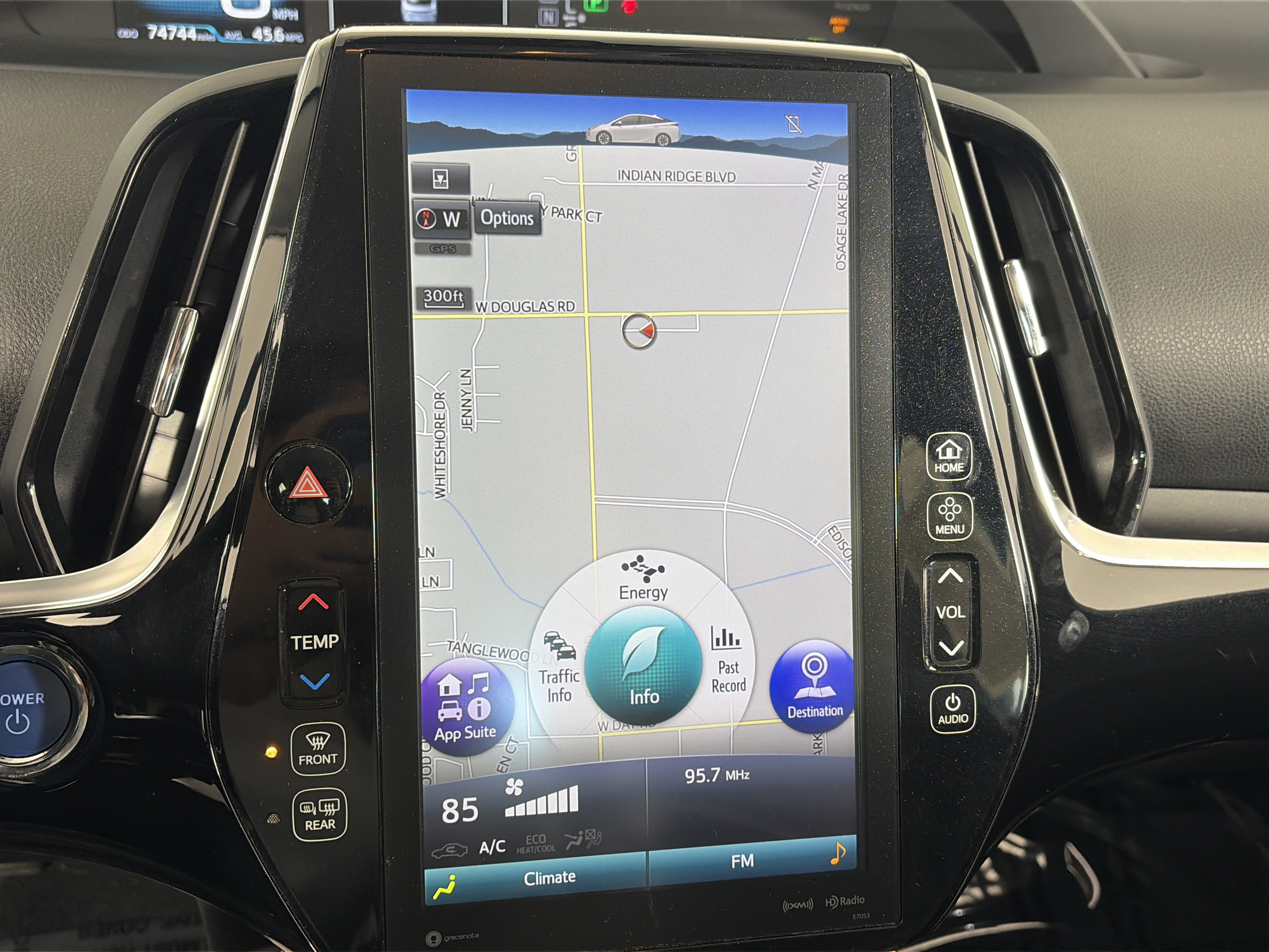 Used 2018 Toyota Prius Four Touring FWD image 21