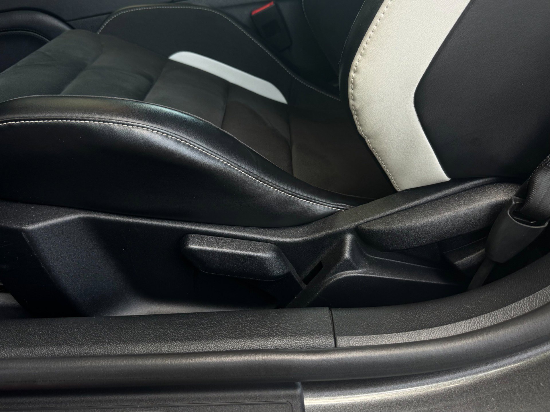 Used 2020 Ford Mustang Shelby GT500 w/ Technology Package image 17