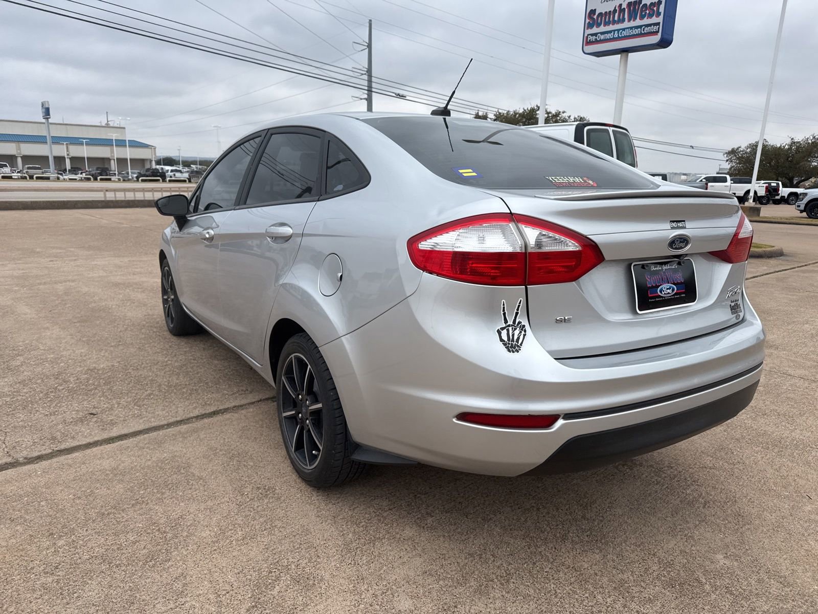 Used 2018 Ford Fiesta SE w/ Equipment Group 201A image 5