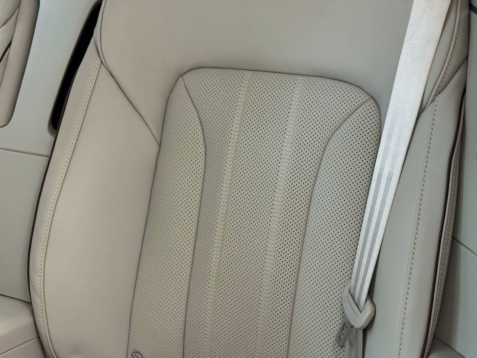 Used 2024 Bentley Continental GT AWD/4WD image 33