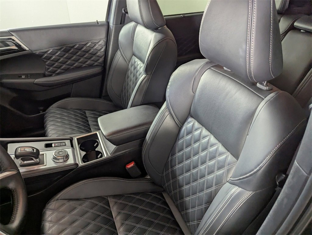 Used 2024 Mitsubishi Outlander SEL image 12