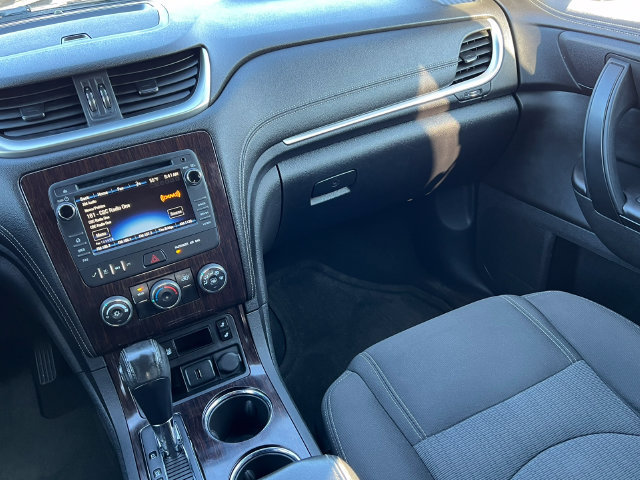 Used 2017 Chevrolet Traverse LT w/ Style and Technology Package FWD image 30