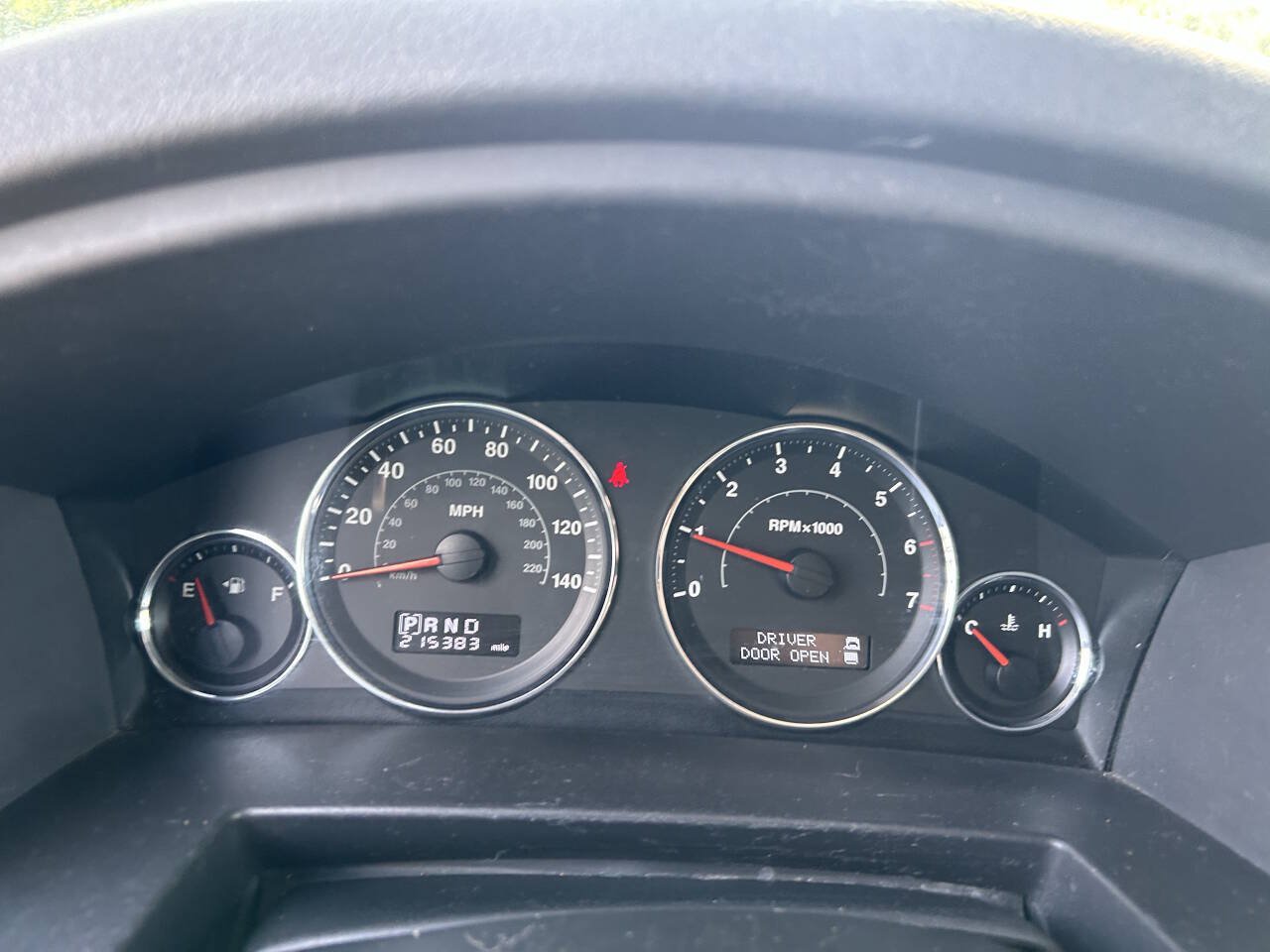 Used 2008 Jeep Commander Sport AWD/4WD image 6