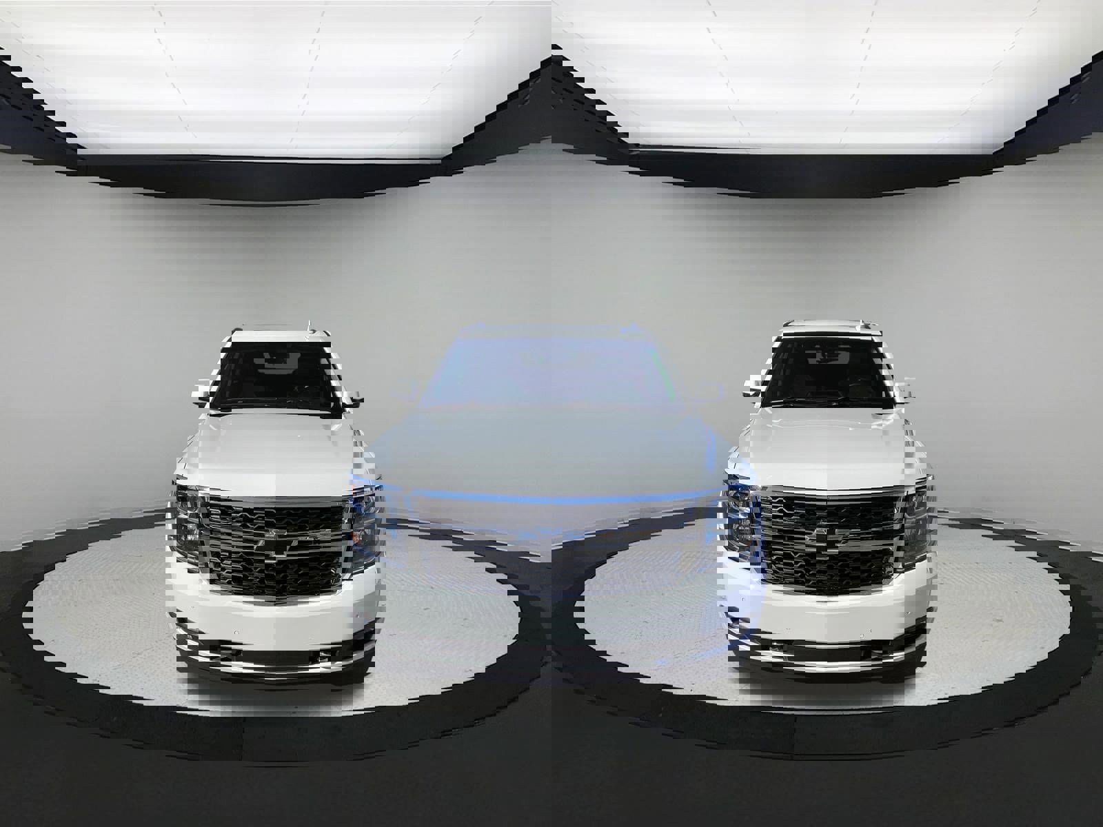 Used 2019 Chevrolet Suburban LT w/ LT Signature Package image 3