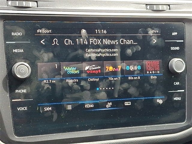 Used 2022 Volkswagen Tiguan SE image 3