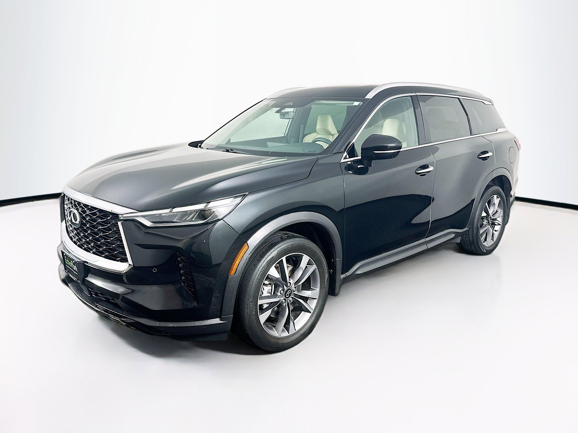 Used 2023 INFINITI QX60 Luxe w/ Cargo Package AWD/4WD image 3