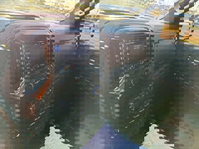 Used 2022 Chevrolet Silverado 1500 High Country w/ Technology Package image 18