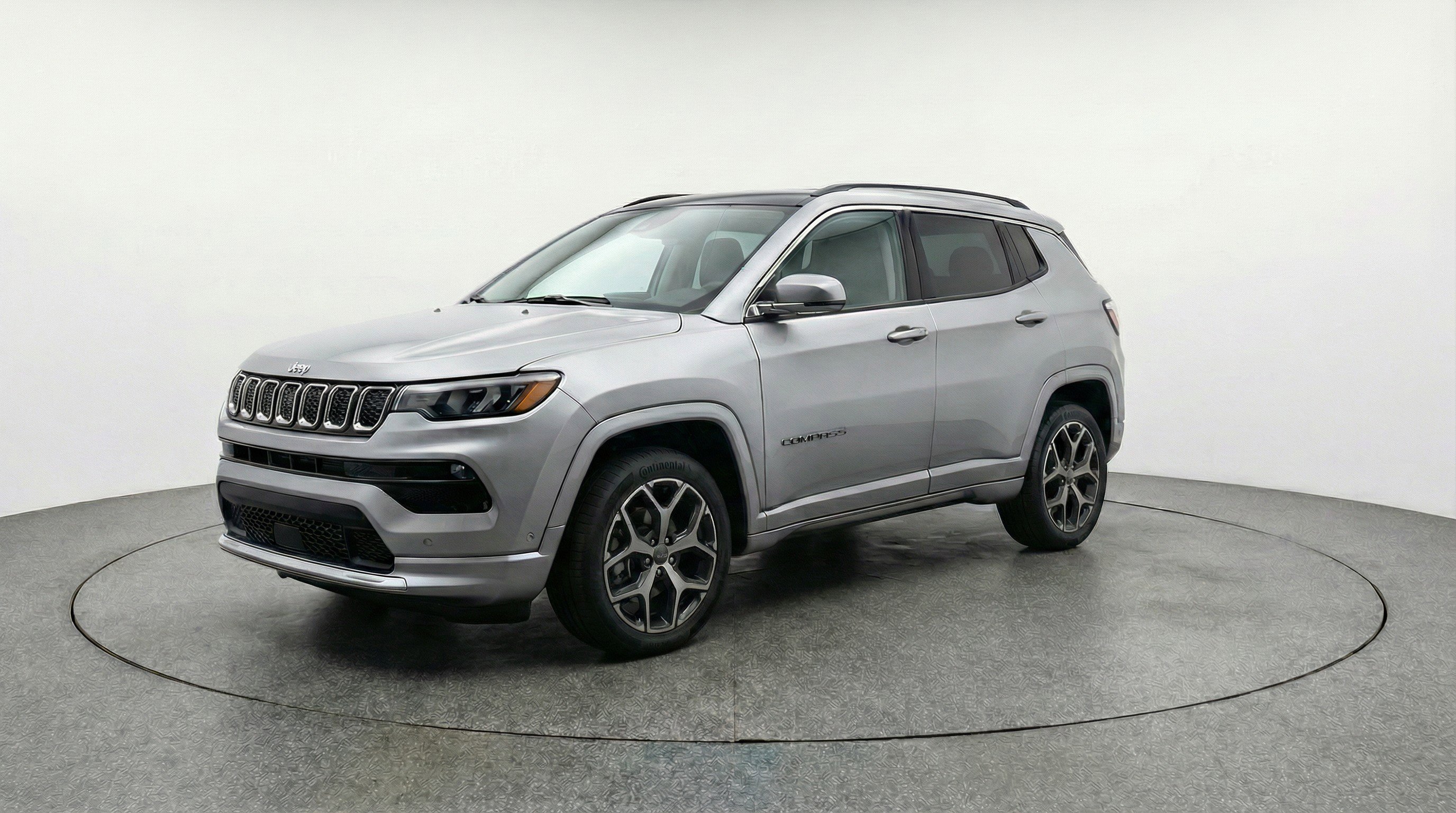 Used 2025 Jeep Compass Limited image 3