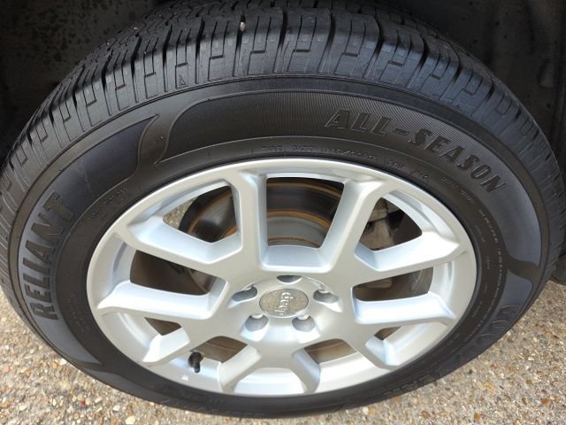 Used 2020 Jeep Renegade Latitude FWD image 15