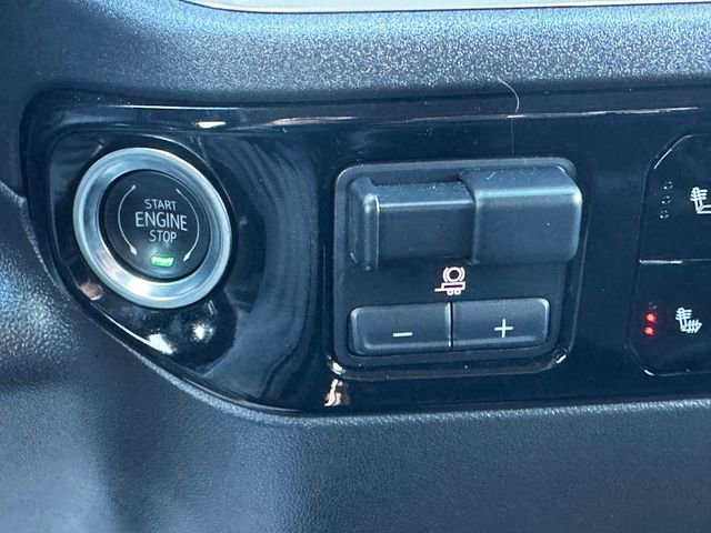 Used 2025 GMC Sierra 1500 SLT image 35