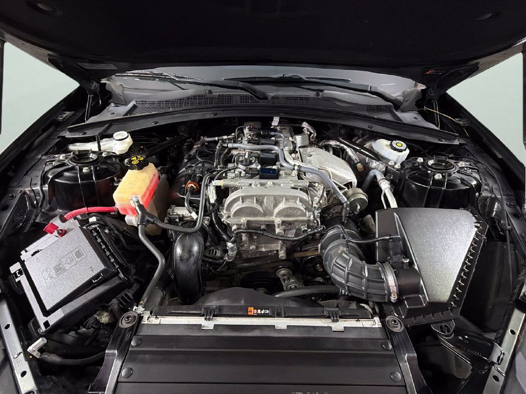 Used 2020 Chevrolet Camaro LS RWD image 32