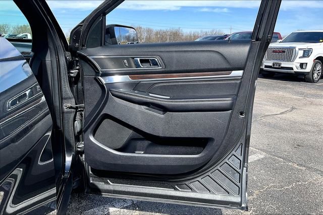 Used 2019 Ford Explorer Limited w/ Class III Trailer Tow Package image 29