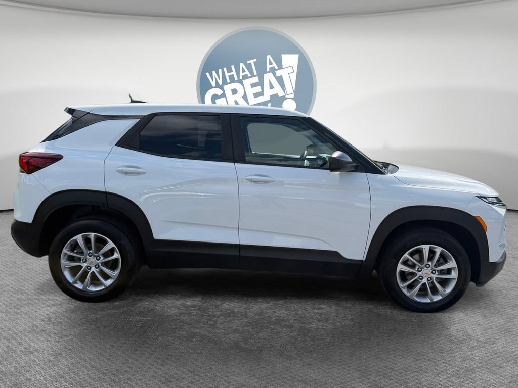 Certified 2024 Chevrolet TrailBlazer LS w/ LS Convenience Package AWD/4WD image 2