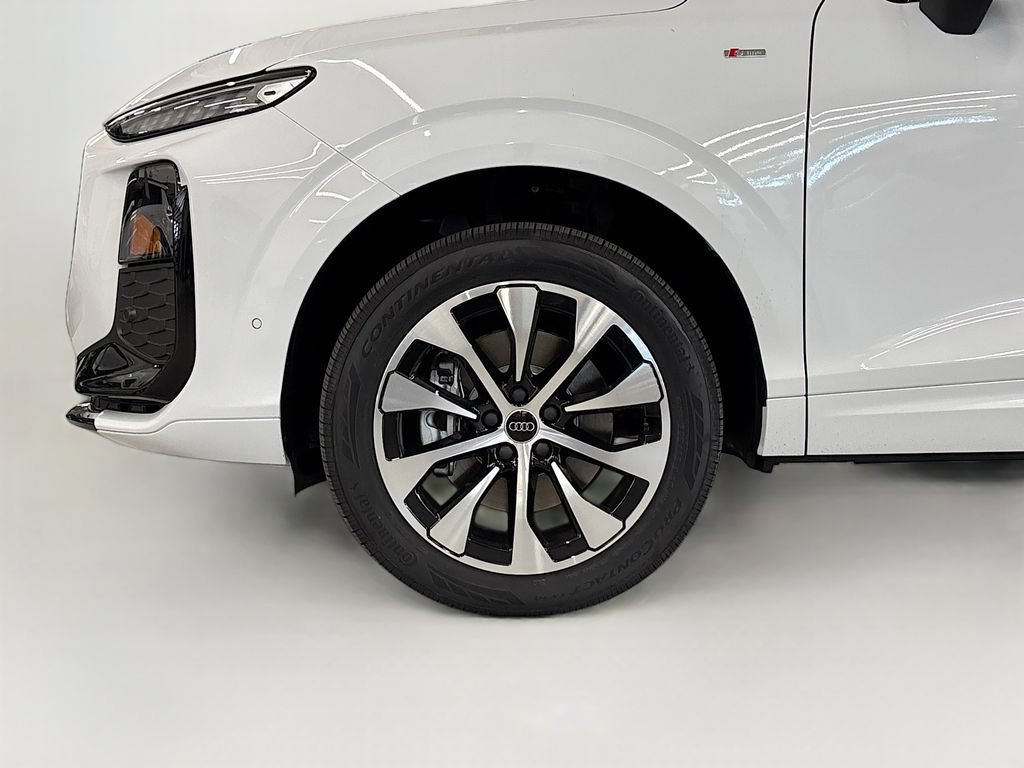 New 2026 Audi Q3 quattro 2.0T AWD/4WD image 24