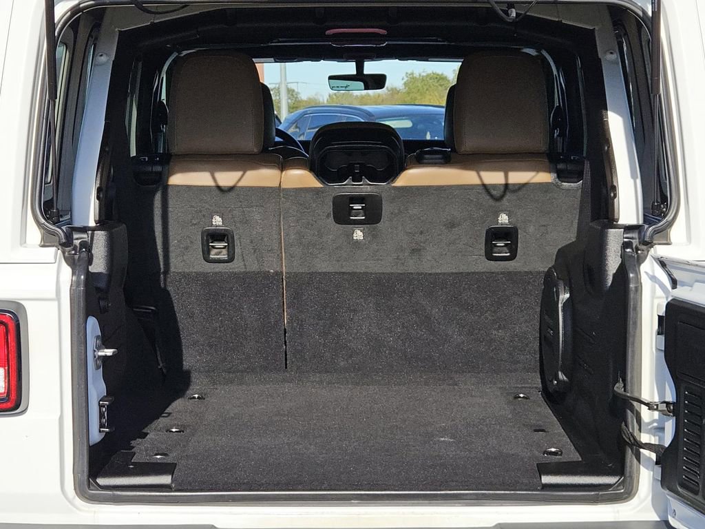 Used 2020 Jeep Wrangler Unlimited Sahara image 8