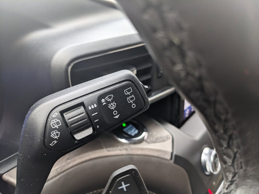 Used 2020 Ford Explorer Platinum w/ Premium Technology Package image 59