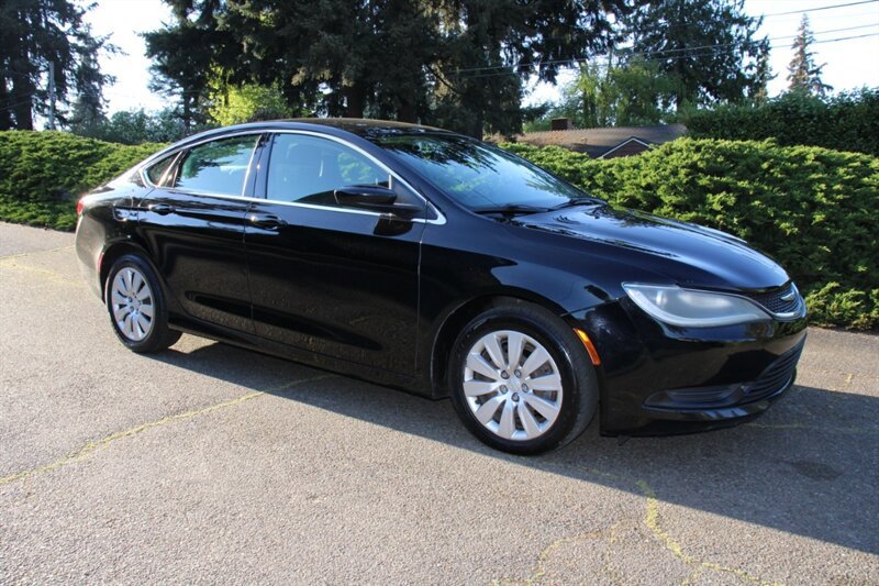 Used 2016 Chrysler 200 LX FWD image 2
