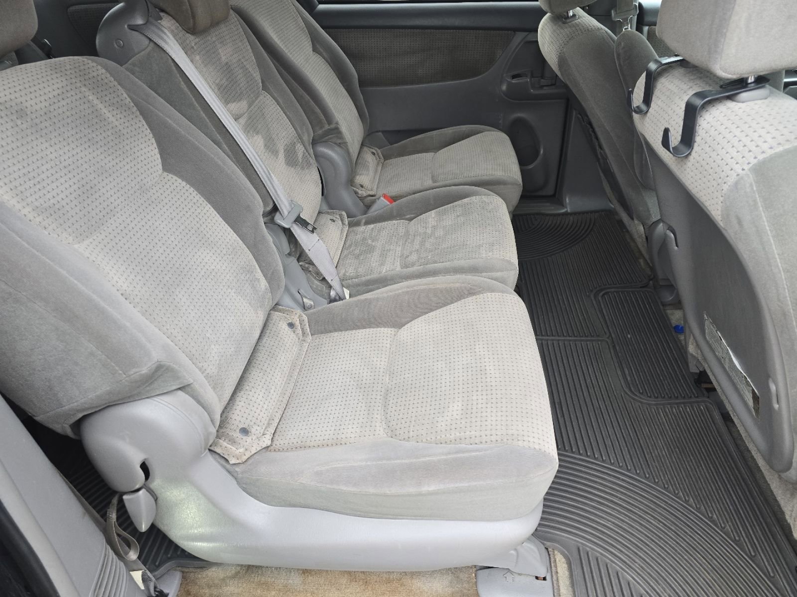 Used 2010 Toyota Sienna LE FWD image 12
