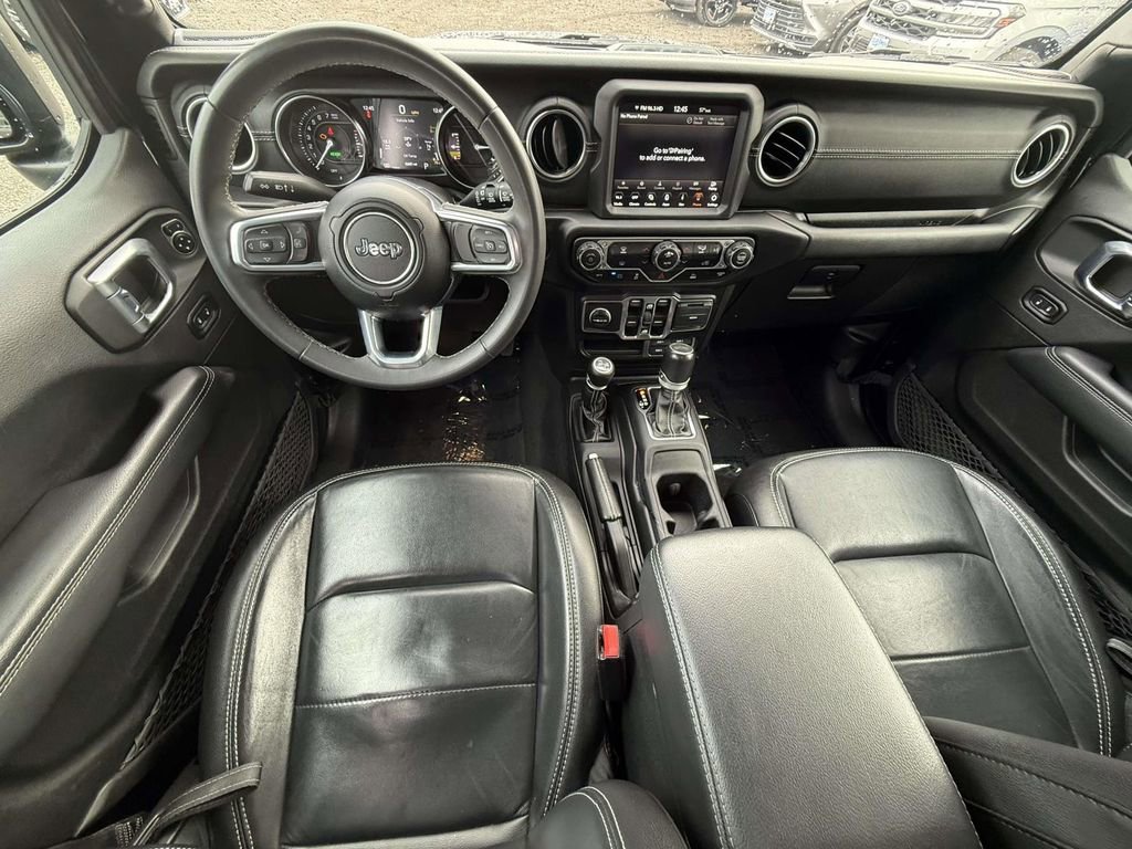 Used 2023 Jeep Wrangler Unlimited Sahara AWD/4WD image 15