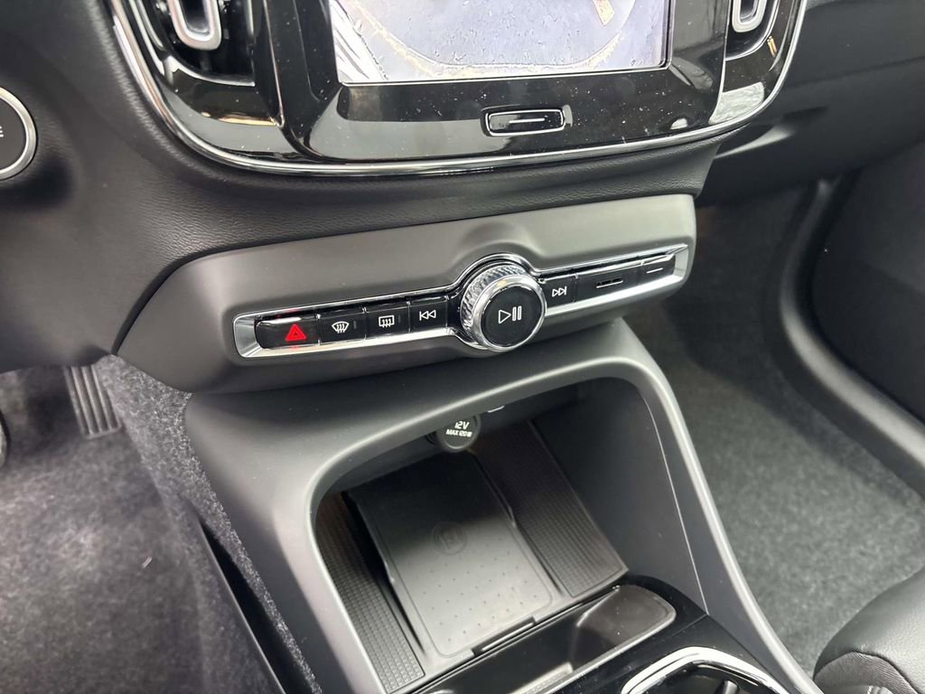New 2026 Volvo XC40 B5 Plus w/ Protection Package Premier image 21