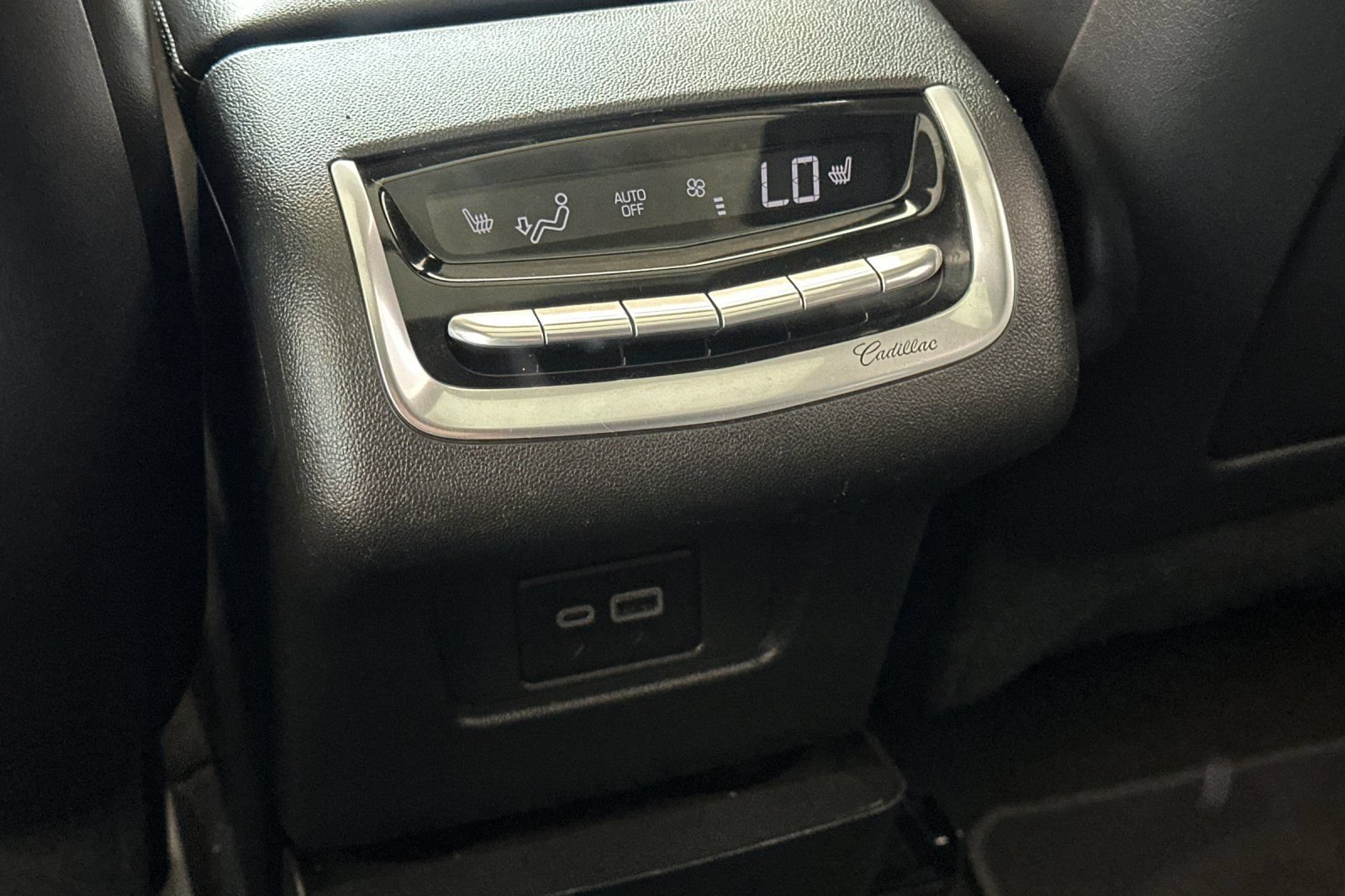 Used 2024 Cadillac XT6 Premium Luxury w/ Technology Package FWD image 15