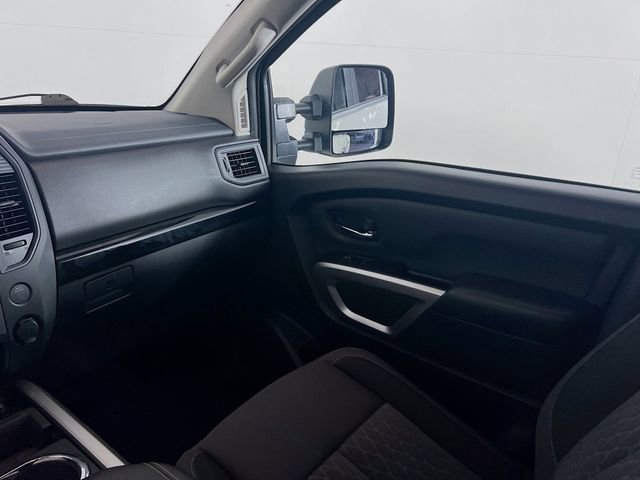 Used 2024 Nissan Titan SV w/ SV Convenience Package image 21