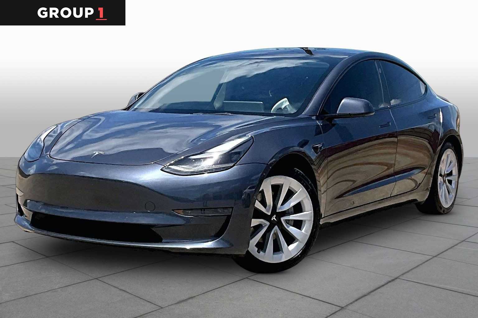 Used 2022 Tesla Model 3 Standard Range RWD image 1