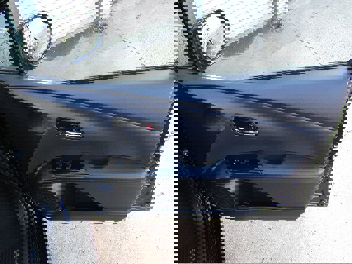 Used 2021 Toyota Prius XLE image 29