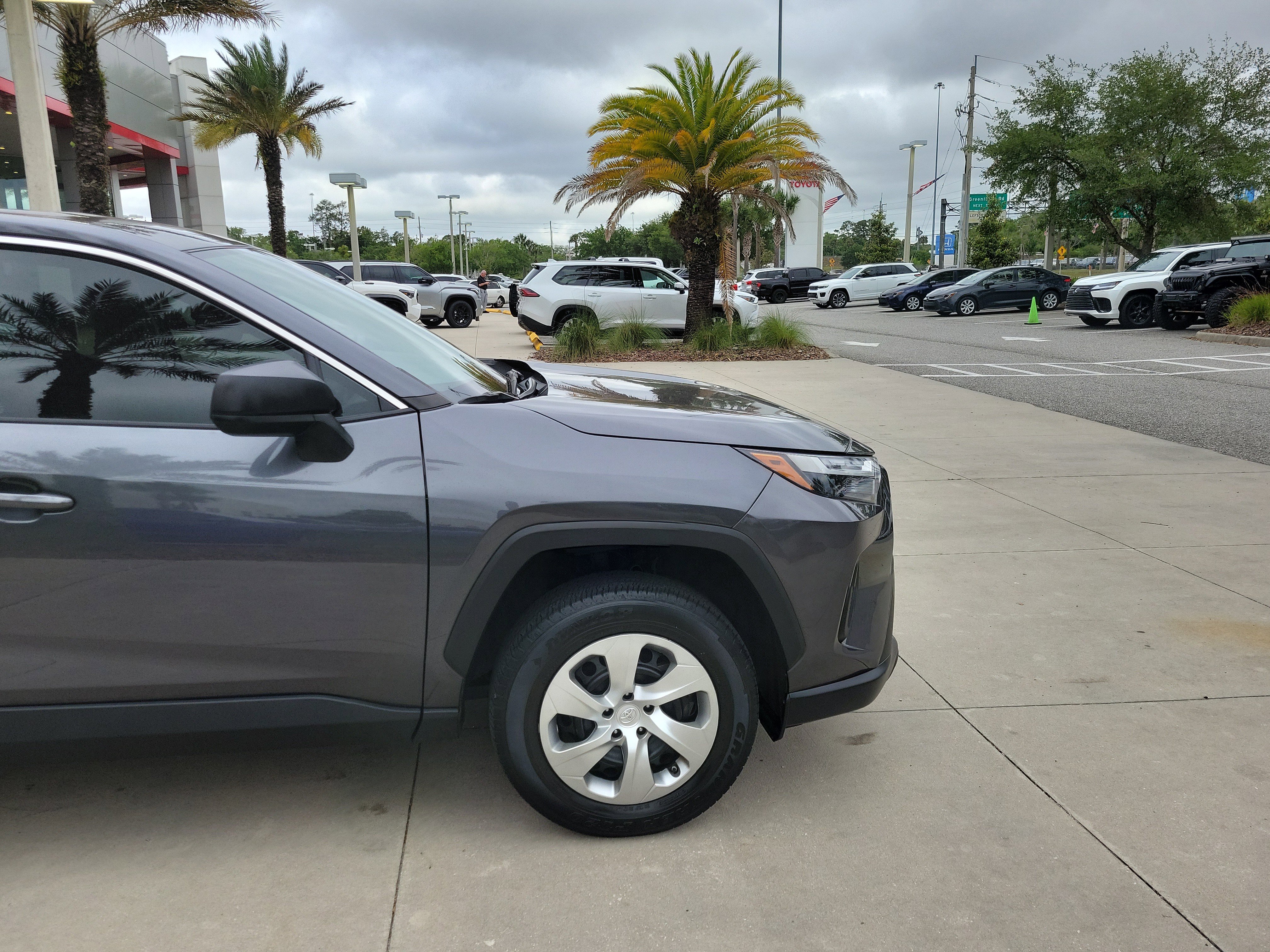 Certified 2023 Toyota RAV4 LE FWD image 8