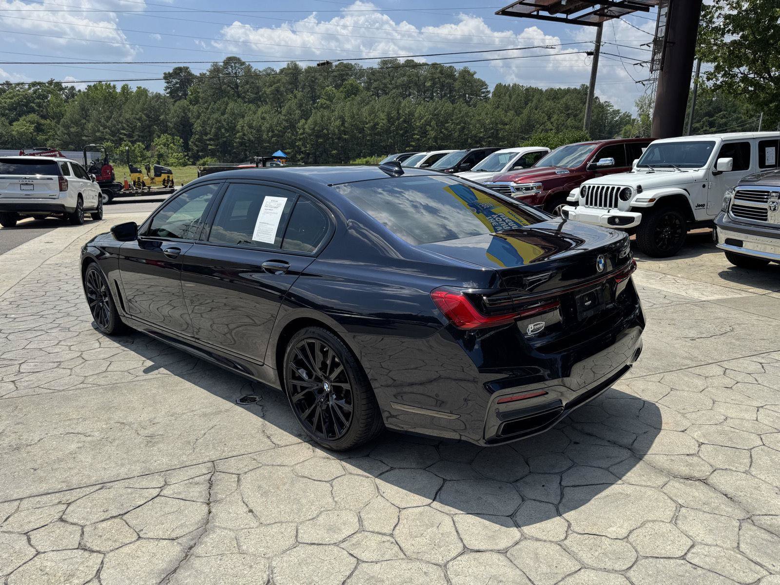 Used 2022 BMW 740i w/ M Sport Package RWD image 11