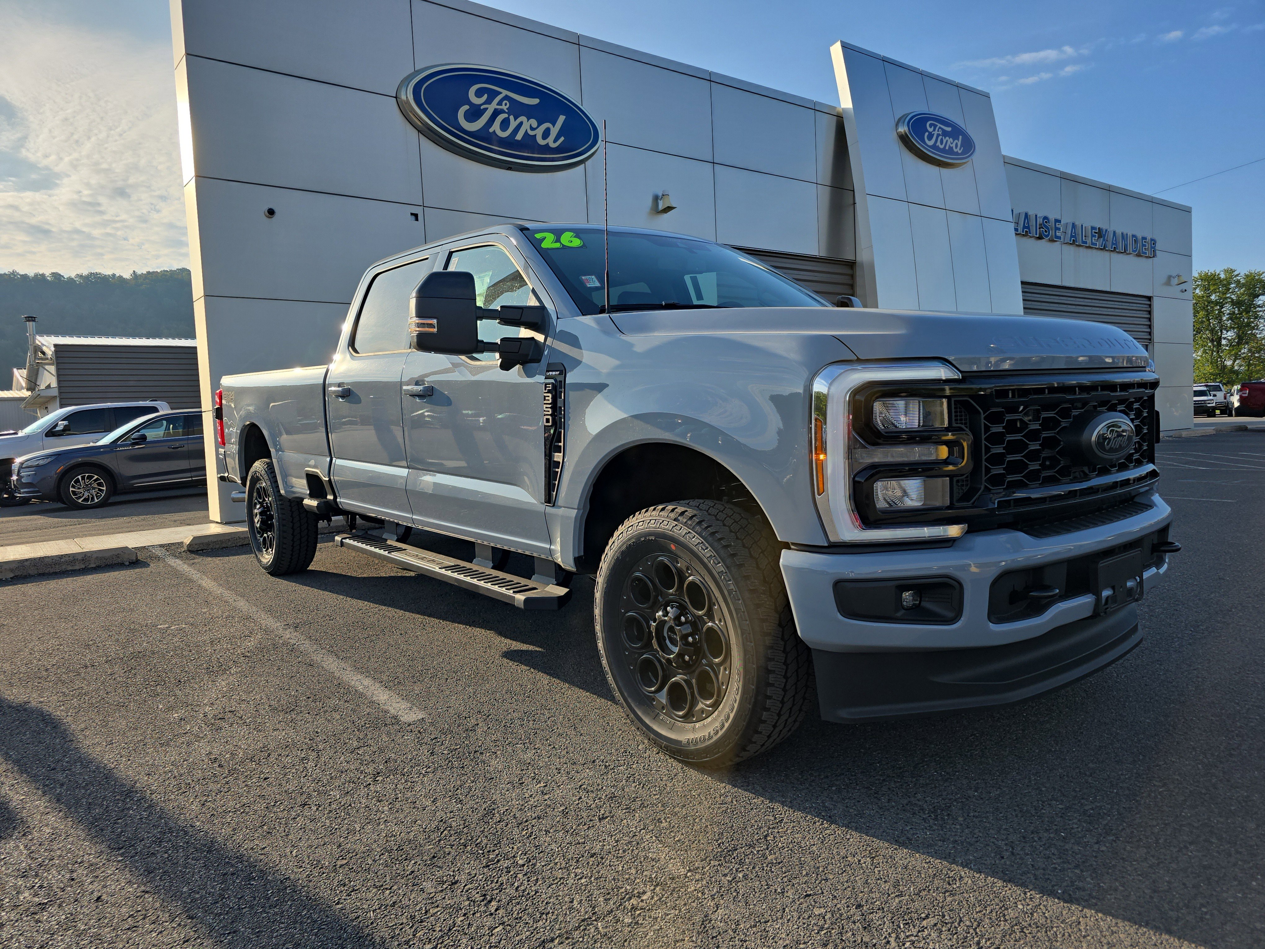 New 2026 Ford F350 Lariat w/ Black Appearance Package