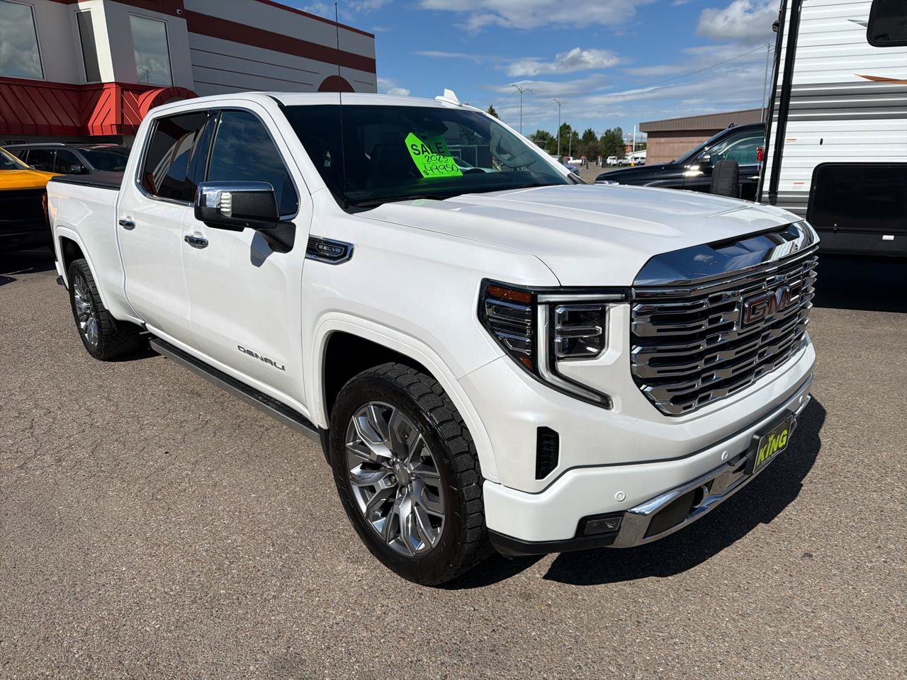 Used 2023 GMC Sierra 1500 Denali w/ Denali Reserve Package AWD/4WD image 2