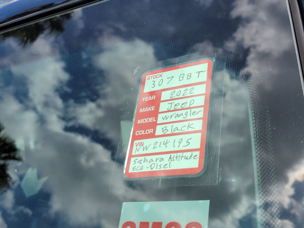 Used 2022 Jeep Wrangler Unlimited Sahara image 32