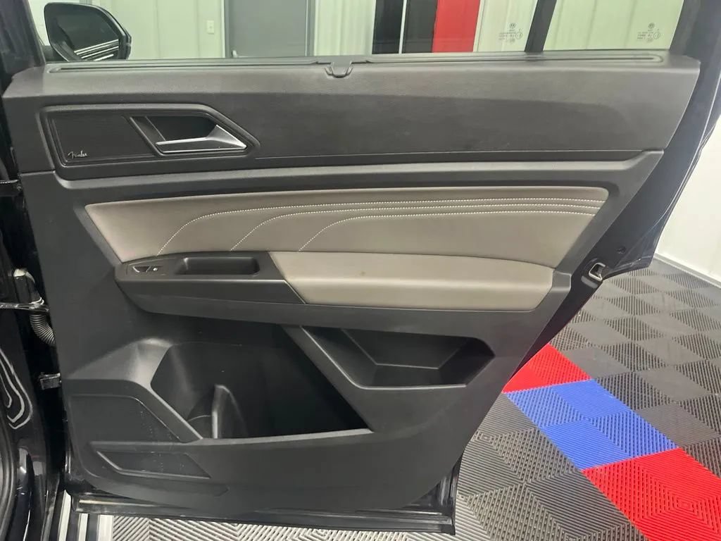 Used 2023 Volkswagen Atlas SEL Premium AWD/4WD image 12