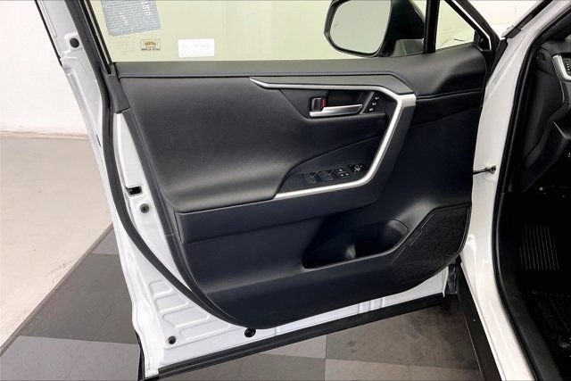 Used 2023 Toyota RAV4 XSE AWD/4WD image 26