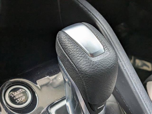 Used 2021 Nissan Versa SV FWD image 11