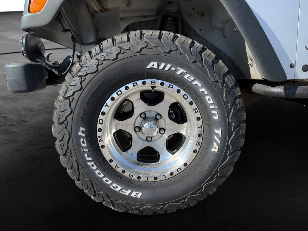 Used 2005 Jeep Wrangler Sport w/ 30" Tire & Wheel Group AWD/4WD image 10