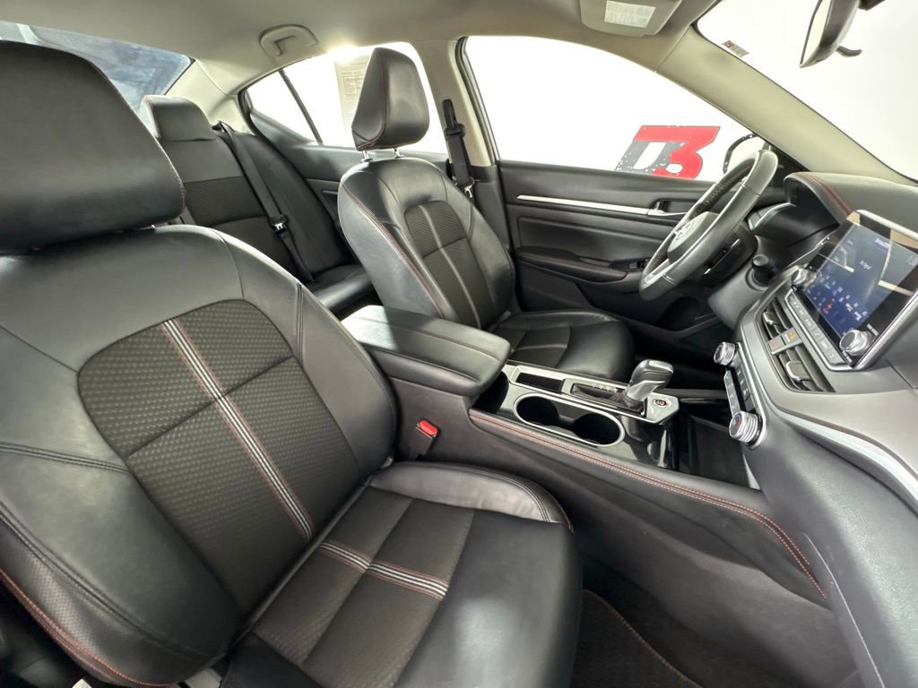 Used 2025 Nissan Altima 2.5 SR image 29