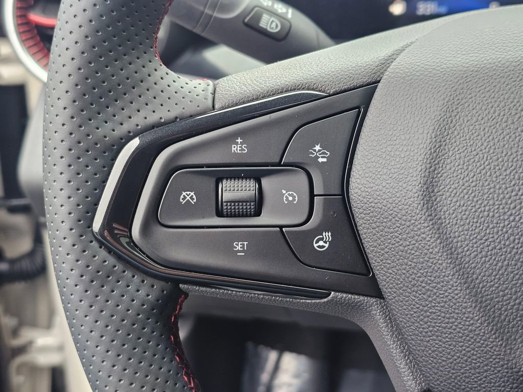 Used 2026 Chevrolet Trax RS w/ Sunroof Package image 27