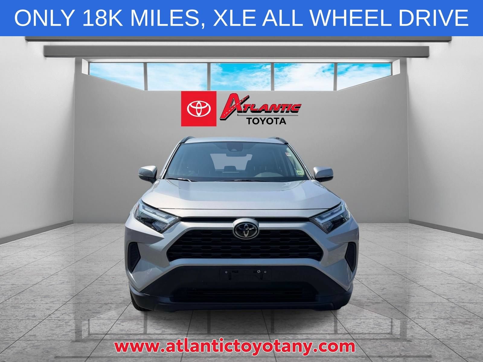 Used 2024 Toyota RAV4 XLE AWD/4WD image 2