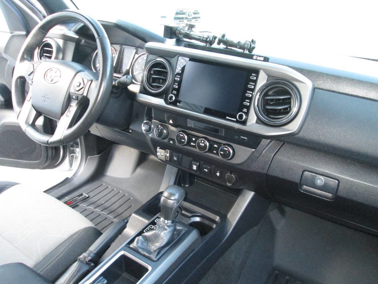 Used 2021 Toyota Tacoma TRD Off-Road AWD/4WD image 23