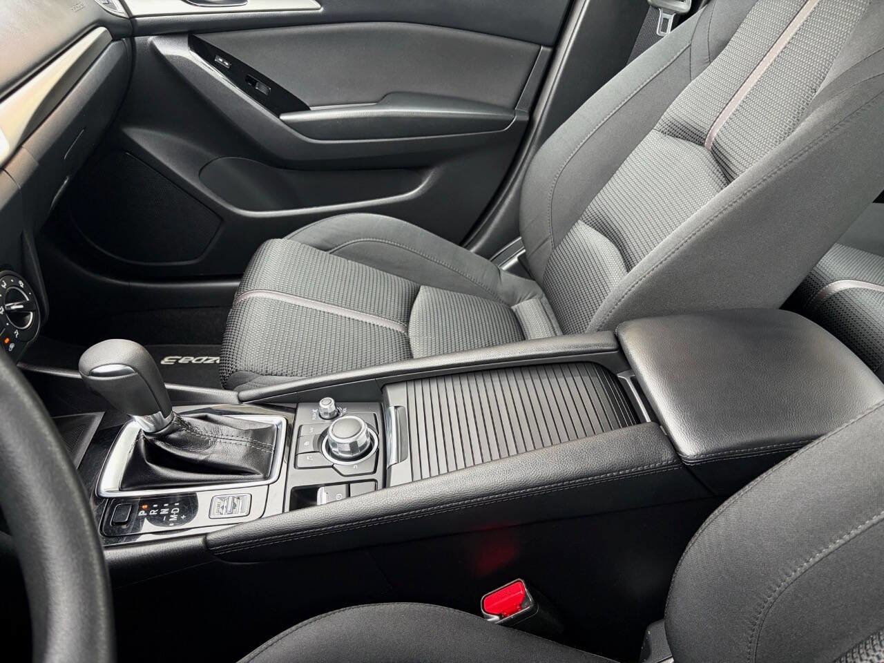 Used 2018 MAZDA MAZDA3 Sport w/ Preferred Equipment Package FWD image 29