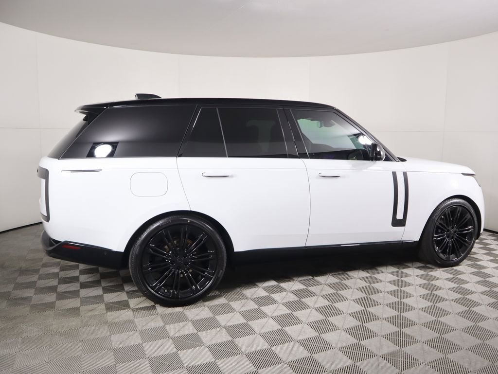 New 2026 Land Rover Range Rover SE image 4