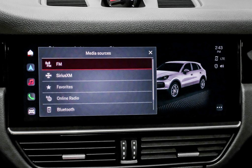 Used 2023 Porsche Cayenne image 28