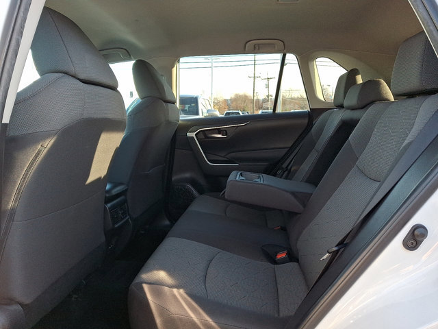 Used 2022 Toyota RAV4 XLE image 10